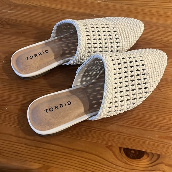 Torrid Woven Slip On Mule cream 7WW - Picture 2 of 9